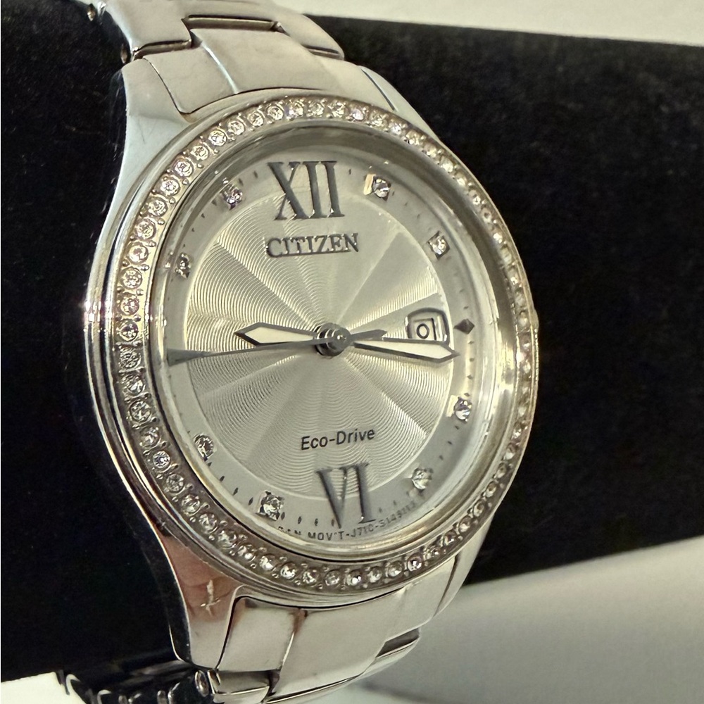 ✨Citizen Eco-Drive Crystal Bezel Watch✨